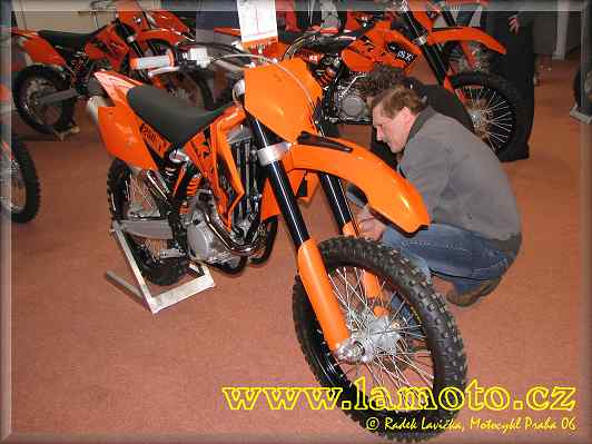 Motocykl Praha 06
