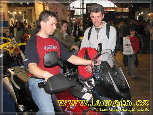 Motocykl Praha 06